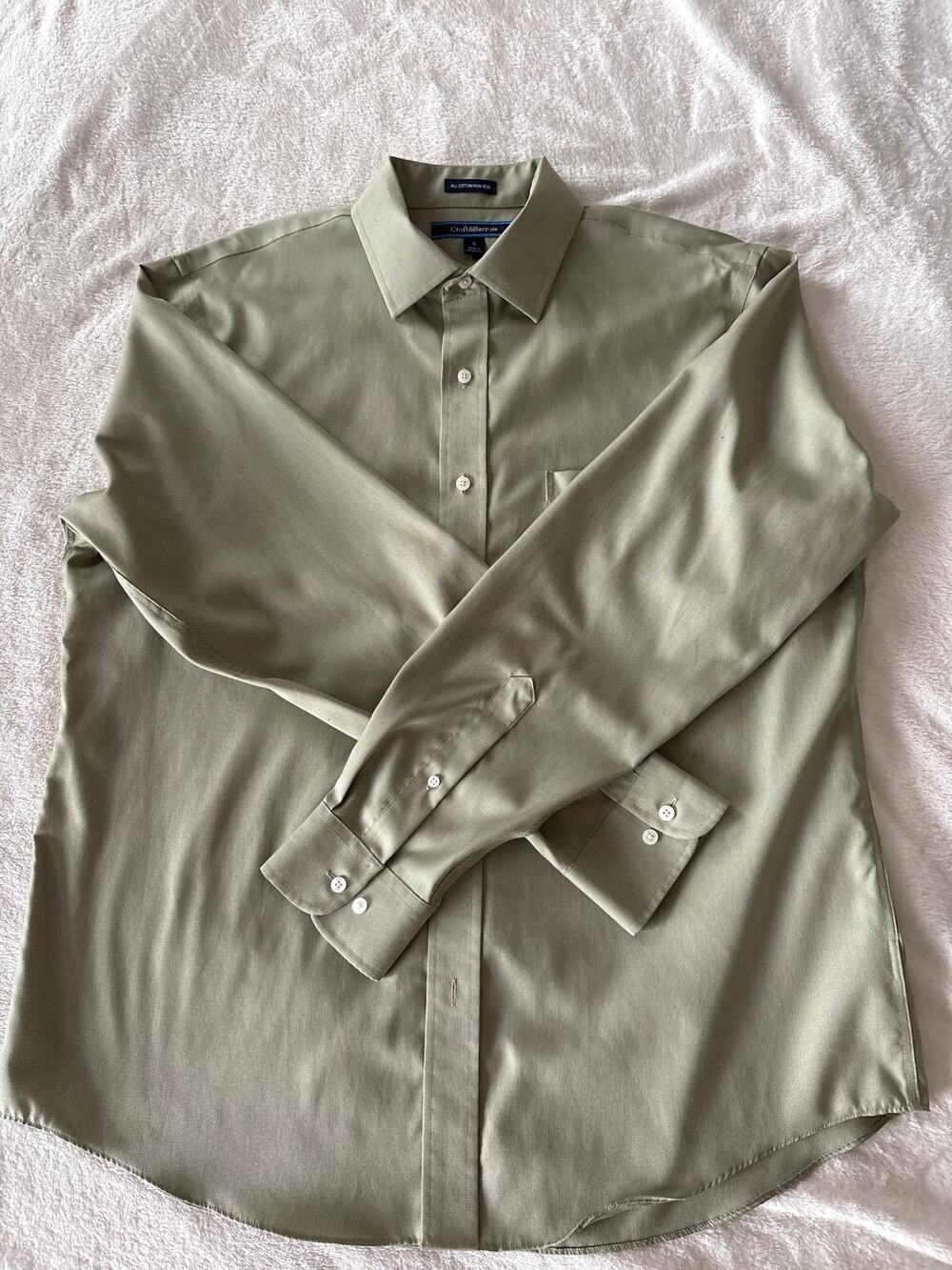 Croft and Barrow. All cotton/non-iron.. Men’s dress shirt. Size 17 36